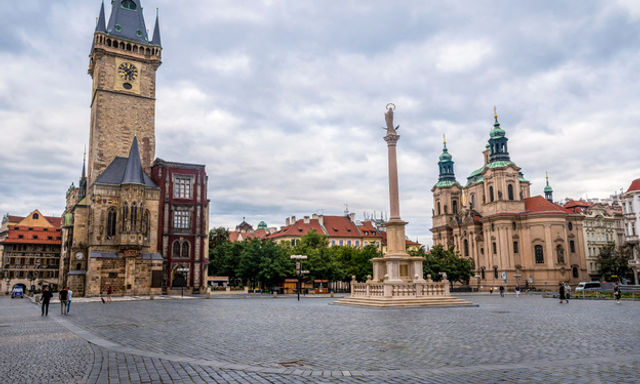 City Sightseeing Prague Hopper & Prague Old Town Walking Tour